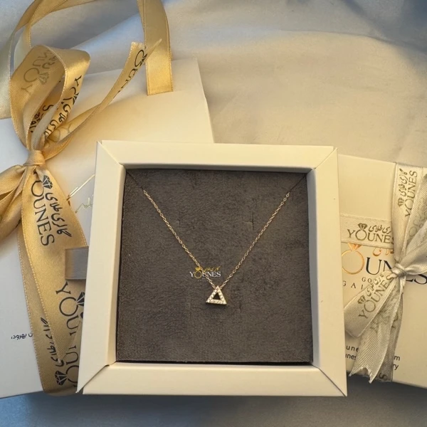 گردنبند مثلث نگینی توخالی طلا